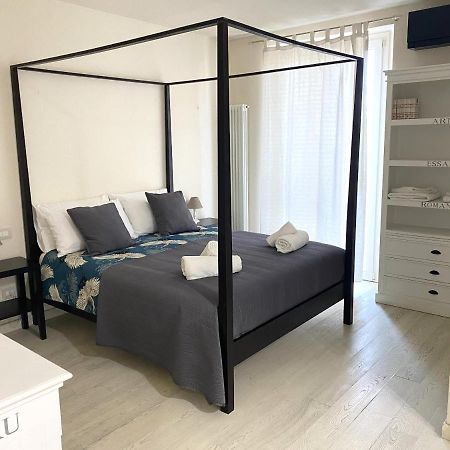 Front Beach Apartments เวียเรจโจ ภายนอก รูปภาพ