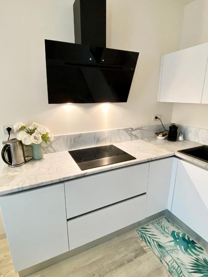 Front Beach Apartments เวียเรจโจ ภายนอก รูปภาพ