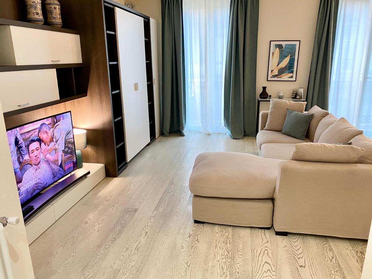 Front Beach Apartments เวียเรจโจ ภายนอก รูปภาพ