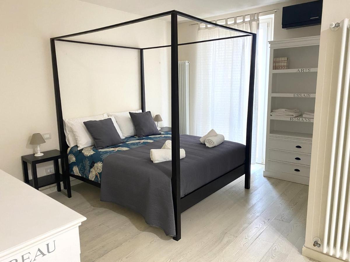 Front Beach Apartments เวียเรจโจ ภายนอก รูปภาพ